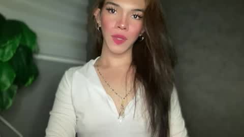 QUEEN online show from December 23, 2025, 2:09 am