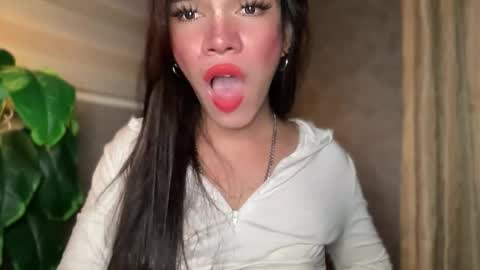Snapshot of queenn_xxx chatting on June 9, 2026, 4:40 pm QUEEN online show from June 9, 2026, 4:40 pm