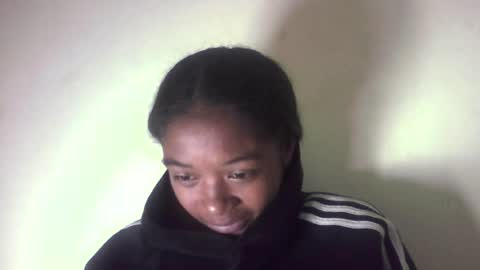 queennaya online show from June 28, 2026, 11:33 pm