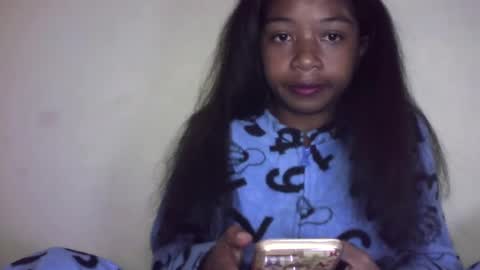 queennaya online show from July 10, 2026, 8:11 pm