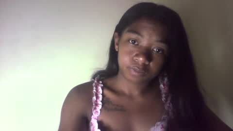 queennaya online show from July 17, 2026, 2:24 pm