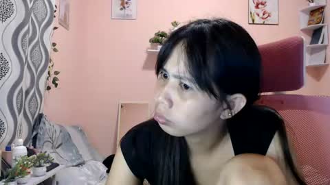 Snapshot of queennbbee chatting on July 25, 2026, 12:25 pm queennbbee online show from July 25, 2026, 12:25 pm