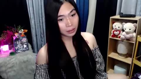 Mikka online show from May 4, 2026, 5:42 pm