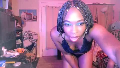 Snapshot of queenofheartsfaerah chatting on January 29, 2025, 7:04 am QueenOfHearts online show from January 29, 2025, 7:04 am