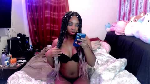 Snapshot of queenofheartsfaerah chatting on February 9, 2025, 3:43 am QueenOfHearts online show from February 9, 2025, 3:43 am