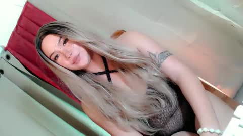 QUEEN online show from March 8, 2026, 3:54 am