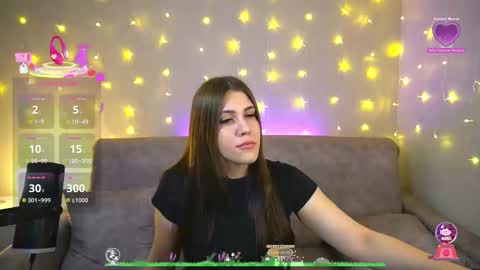 Snapshot of queenofvaleria chatting on December 14, 2025, 11:37 am queenofvaleria online show from December 14, 2025, 11:37 am