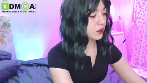 Snapshot of queenofwandss chatting on November 18, 2025, 4:00 pm follow my new insta online show from November 18, 2025, 4:00 pm