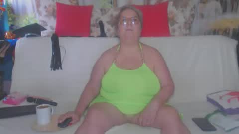 QueenPammy online show from September 28, 2025, 6:52 am
