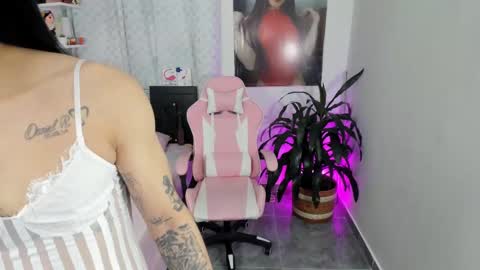 Snapshot of queenramoona_hot chatting on September 22, 2025, 9:06 pm RAMONA ULLOA online show from September 22, 2025, 9:06 pm