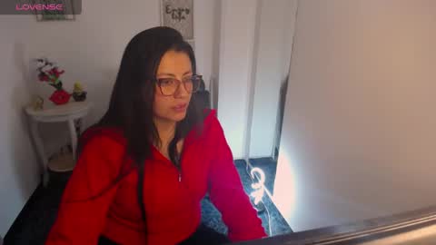 Snapshot of queenrose94 chatting on May 13, 2026, 8:16 pm queenrose94 online show from May 13, 2026, 8:16 pm