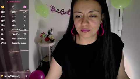 Snapshot of queenrose94 chatting on May 27, 2026, 9:23 pm queenrose94 online show from May 27, 2026, 9:23 pm