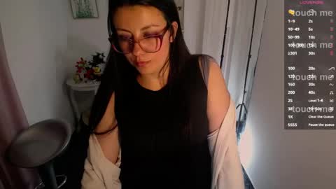 Snapshot of queenrose94 chatting on June 1, 2026, 8:54 pm queenrose94 online show from June 1, 2026, 8:54 pm
