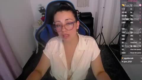 Snapshot of queenrose94 chatting on June 11, 2026, 2:53 am queenrose94 online show from June 11, 2026, 2:53 am