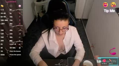 Snapshot of queenrose94 chatting on June 18, 2026, 9:30 pm queenrose94 online show from June 18, 2026, 9:30 pm