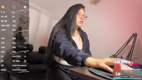 Snapshot of queenrose94 chatting on July 18, 2026, 12:31 pm queenrose94 online show from July 18, 2026, 12:31 pm