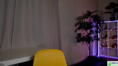 Snapshot of queensy_sins_x chatting on April 18, 2026, 7:07 pm Queensy online show from April 18, 2026, 7:07 pm