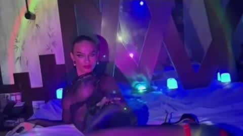 Snapshot of queenvalentinats chatting on November 16, 2025, 2:55 pm ValentinaMoone online show from November 16, 2025, 2:55 pm