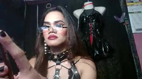 VeinyDickWoman online show from May 20, 2026, 10:32 am