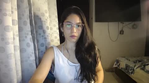 Snapshot of queenvictoria2023 chatting on January 22, 2025, 3:52 am Paola online show from January 22, 2025, 3:52 am