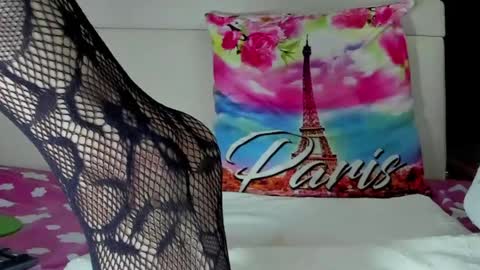 ZAFIRO   online show from May 1, 2026, 12:04 am