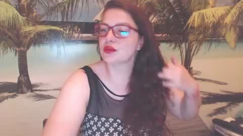 Snapshot of queenxnatasha chatting on August 4, 2026, 9:06 pm queenxnatasha online show from August 4, 2026, 9:06 pm