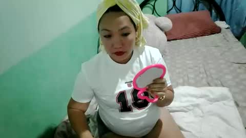 Snapshot of quelly40 chatting on February 23, 2026, 6:33 am quelly40 online show from February 23, 2026, 6:33 am