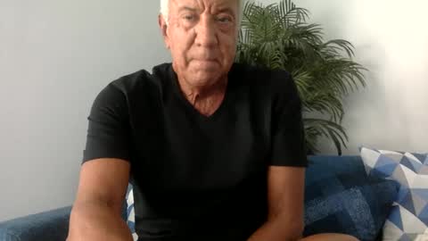 Snapshot of quest_one chatting on January 25, 2025, 9:35 pm Jim online show from January 25, 2025, 9:35 pm