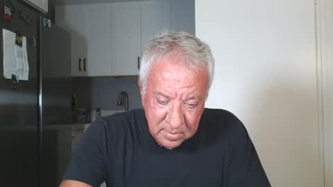 Snapshot of quest_one chatting on October 7, 2025, 3:25 am Jim online show from October 7, 2025, 3:25 am