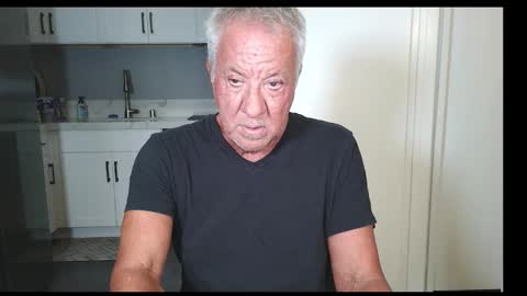 Snapshot of quest_one chatting on October 10, 2025, 2:43 am Jim online show from October 10, 2025, 2:43 am