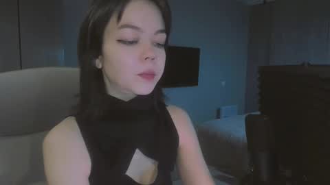 Snapshot of quietluxury chatting on December 17, 2025, 11:16 am quietluxury online show from December 17, 2025, 11:16 am