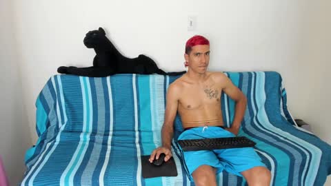 Snapshot of quinnandpuma chatting on January 22, 2025, 3:20 am QuinnAndPuma online show from January 22, 2025, 3:20 am