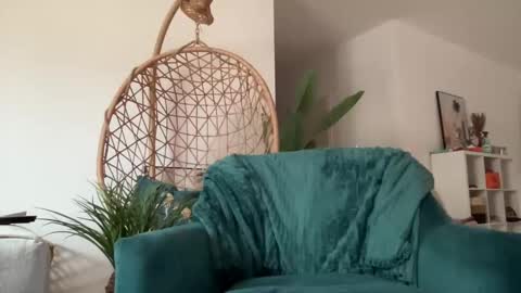 Snapshot of quinnyelena chatting on January 22, 2025, 12:17 pm Quinnyelena online show from January 22, 2025, 12:17 pm