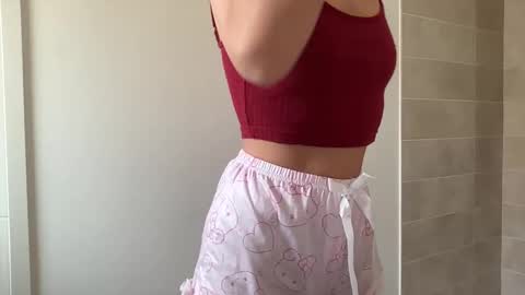 Snapshot of quinnyelena chatting on January 31, 2025, 9:59 am Quinnyelena online show from January 31, 2025, 9:59 am