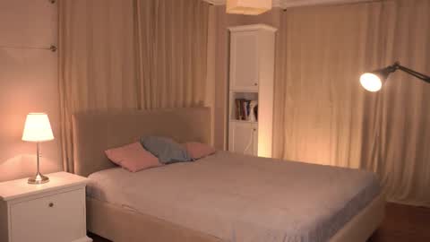 Snapshot of qwelbi chatting on November 24, 2025, 5:56 pm kiri online show from November 24, 2025, 5:56 pm