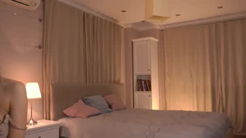 Snapshot of qwelbi chatting on December 5, 2025, 4:14 pm kiri online show from December 5, 2025, 4:14 pm