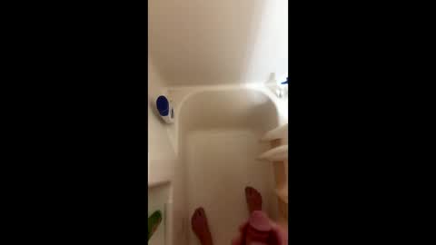 Snapshot of r0ck666 chatting on October 19, 2025, 3:23 pm r0ck online show from October 19, 2025, 3:23 pm