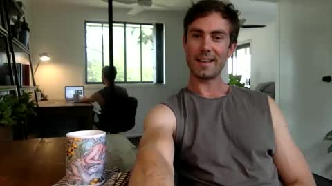 Snapshot of r3ve_ chatting on January 16, 2026, 11:31 pm T online show from January 16, 2026, 11:31 pm