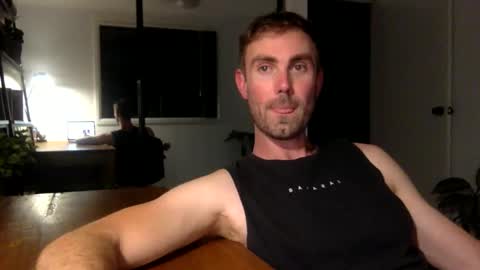 Snapshot of r3ve_ chatting on February 4, 2026, 10:43 am T online show from February 4, 2026, 10:43 am