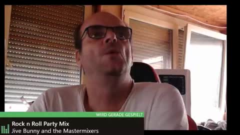 Snapshot of r_2d2_ chatting on November 21, 2025, 12:26 pm dj mike online show from November 21, 2025, 12:26 pm