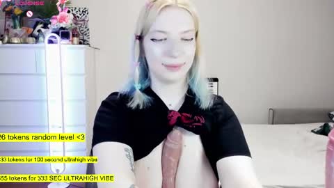 Snapshot of raaaaaaawr chatting on June 10, 2026, 1:06 am - online show from June 10, 2026, 1:06 am