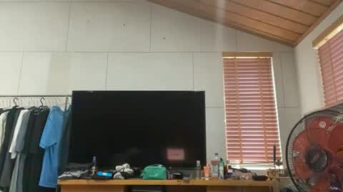 rabbit_eyes69 online show from April 19, 2026, 9:08 am