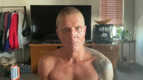 rabbit_eyes69 online show from June 13, 2026, 8:01 am