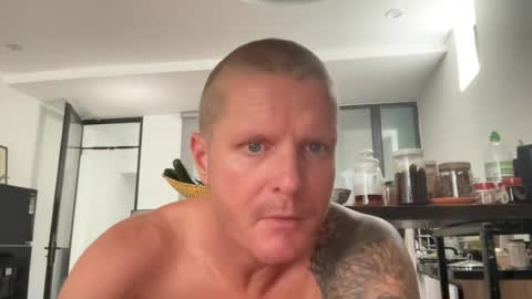 rabbit_eyes69 online show from July 17, 2026, 2:29 am