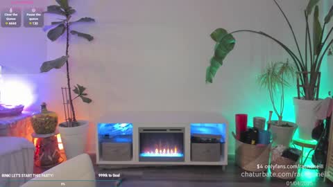 Snapshot of rach_oneill chatting on January 5, 2025, 12:20 am Rach ONeill online show from January 5, 2025, 12:20 am