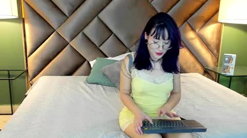  Rachel  online show from April 30, 2026, 9:30 pm