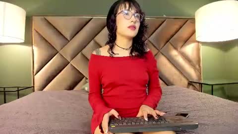 Snapshot of rache_roth chatting on June 10, 2026, 10:52 pm Rachel online show from June 10, 2026, 10:52 pm