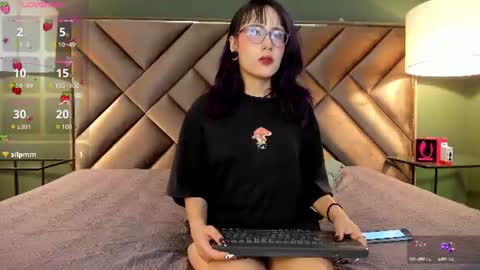 Snapshot of rache_roth chatting on June 13, 2026, 12:52 am Rachel online show from June 13, 2026, 12:52 am
