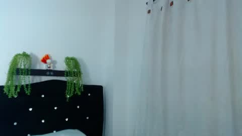 Valentina  online show from July 19, 2026, 11:41 pm