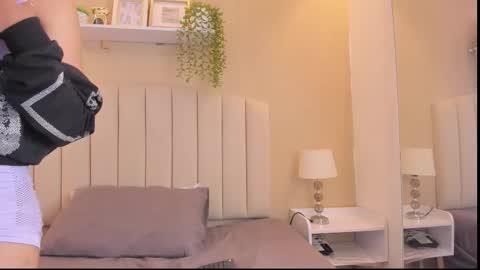 Rachel Donnelly online show from December 21, 2025, 3:13 am